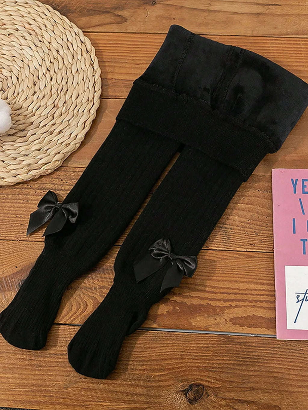 1 Pair of Children's Bowknot Cashmere Pantyhose, Thickened for Warmth, Tight Leggings for Winter Daily Wear for Girls Aged 1 to 9