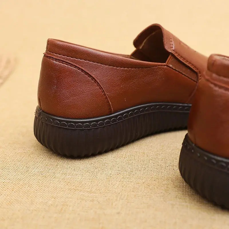 Mom Leather Shoes for Woman Comfortable Spring Summer Black Loafer Shoes Mother Ladies Soft Sole Lazy Flats Shoes