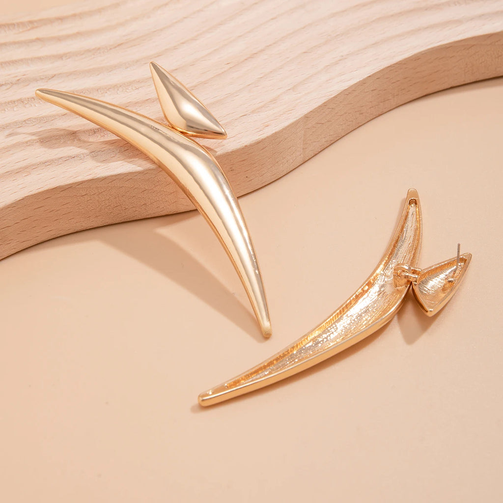 Exaggerated Geometry Long Curved Drop Earrings Fashion Aesthetics Thick Metal Triangular Earrings Women's Trendy Stage Jewelry