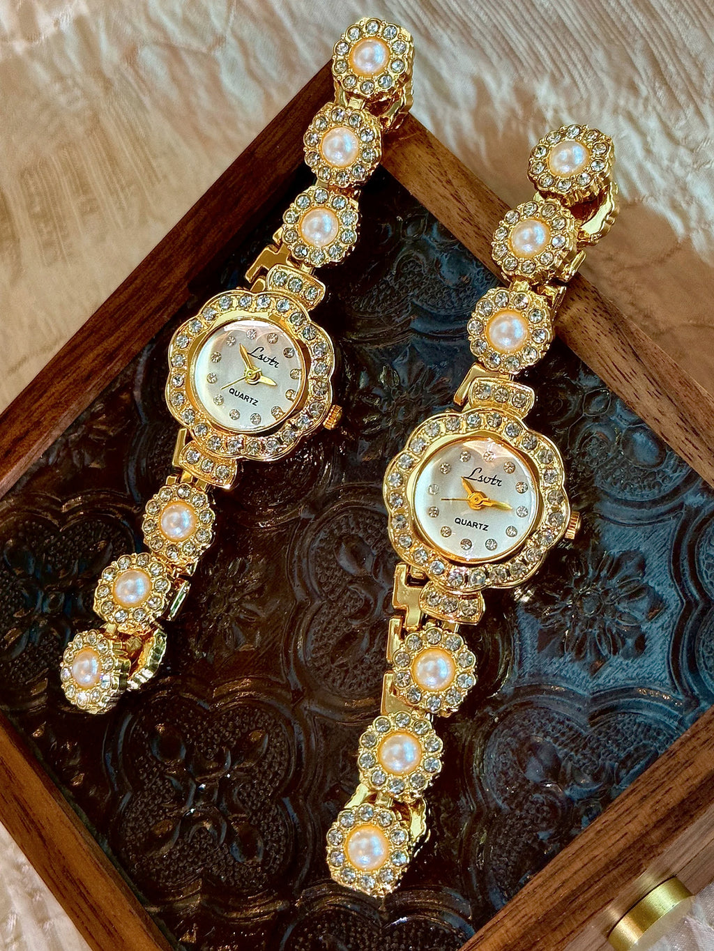 1 Piece of New Exquisite and Compact French Fashionable and Elegant Women's Watch with Pearl Strap and Dazzling Rhinestones, 30m Waterproof Round Quartz Watch, Suitable for Holiday and Birthday Gifts