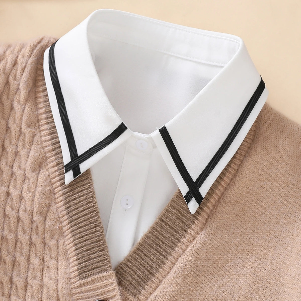 1 Piece of Decorative Fake Collar for Women, Versatile Fake Collar, Exquisite Shirt Fake Collar, Base Layer with Embroidery, Sui