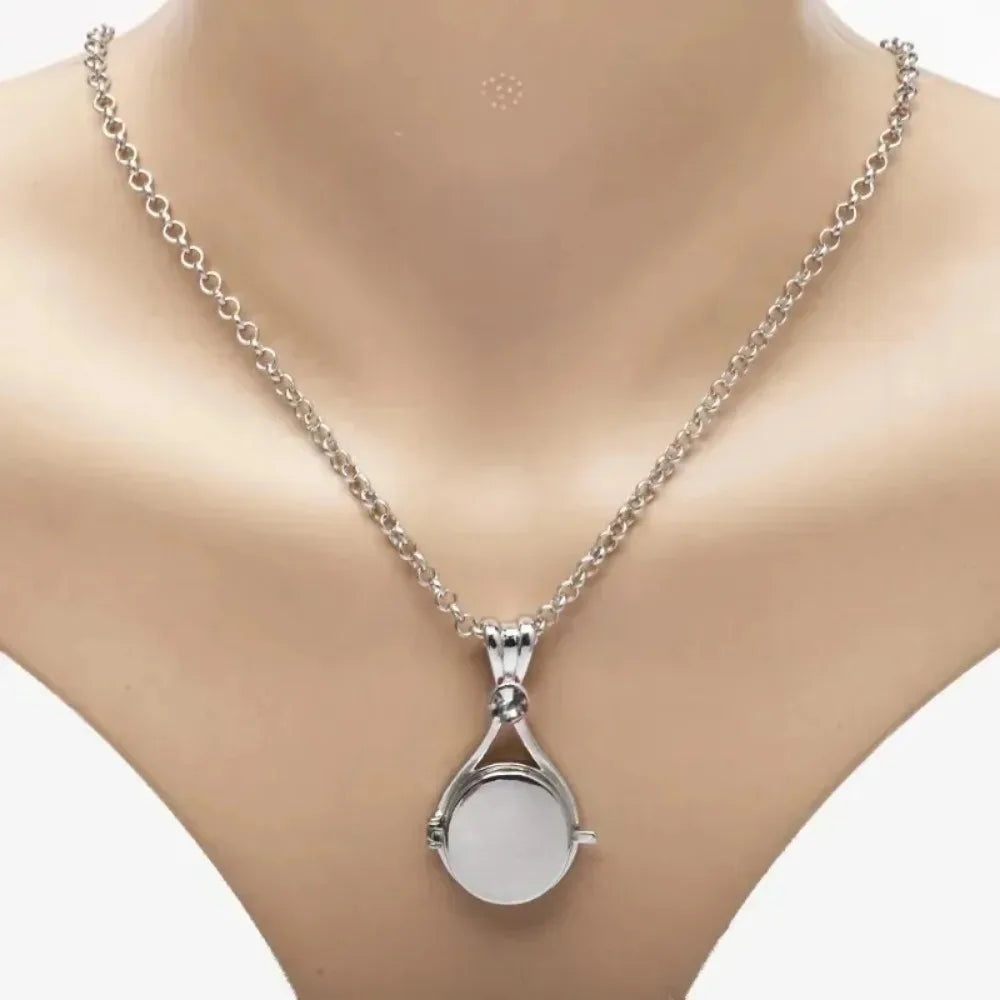H2O Shell Women's Jewelry Gift Cosplay Props Decoration Fashionable H2O Mermaid Openable and Closable Pendant Necklace Creative