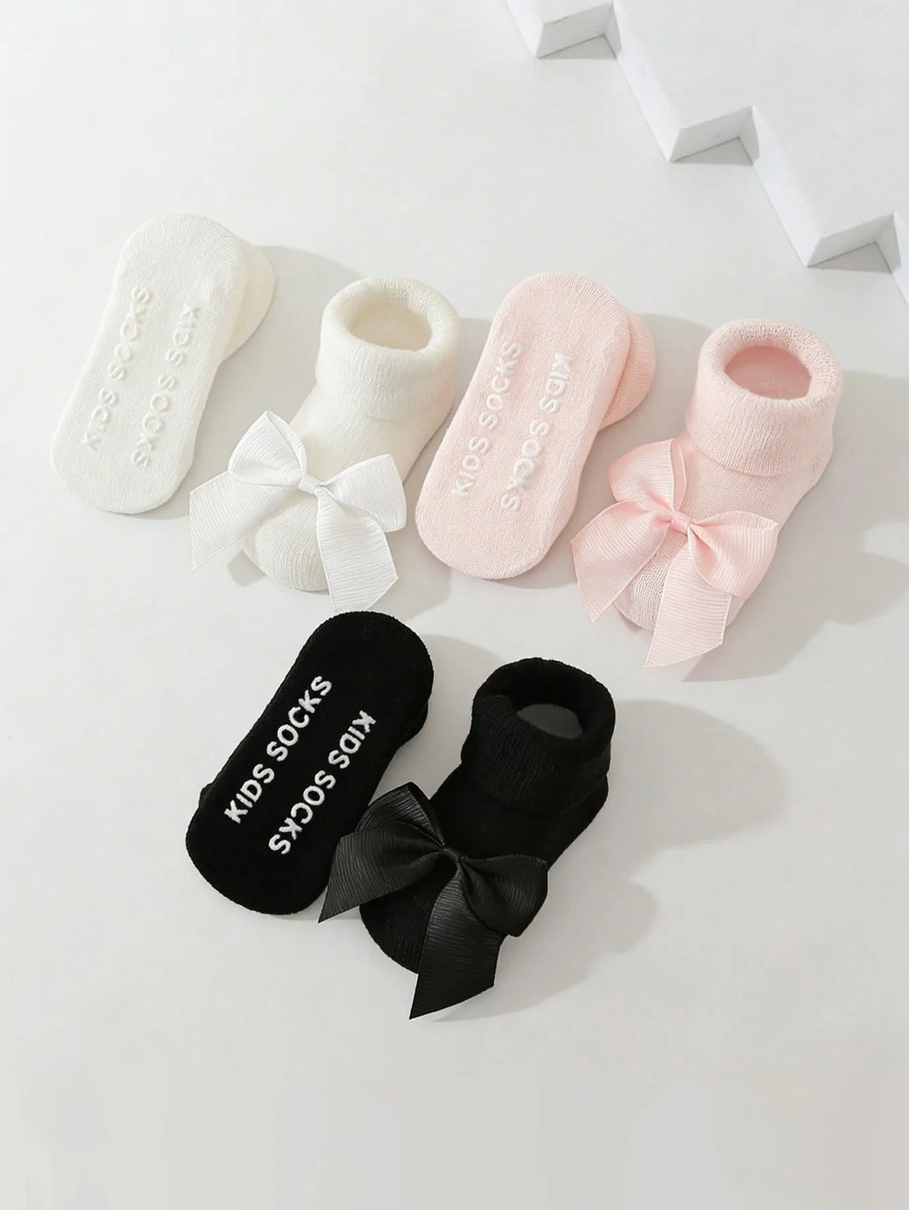 3 Pairs of Girls' Bow-Tie Decorated Cotton Short Socks, Sweet and Adorable Baby Ankle Socks for Babies to Wear When Learning to Walk