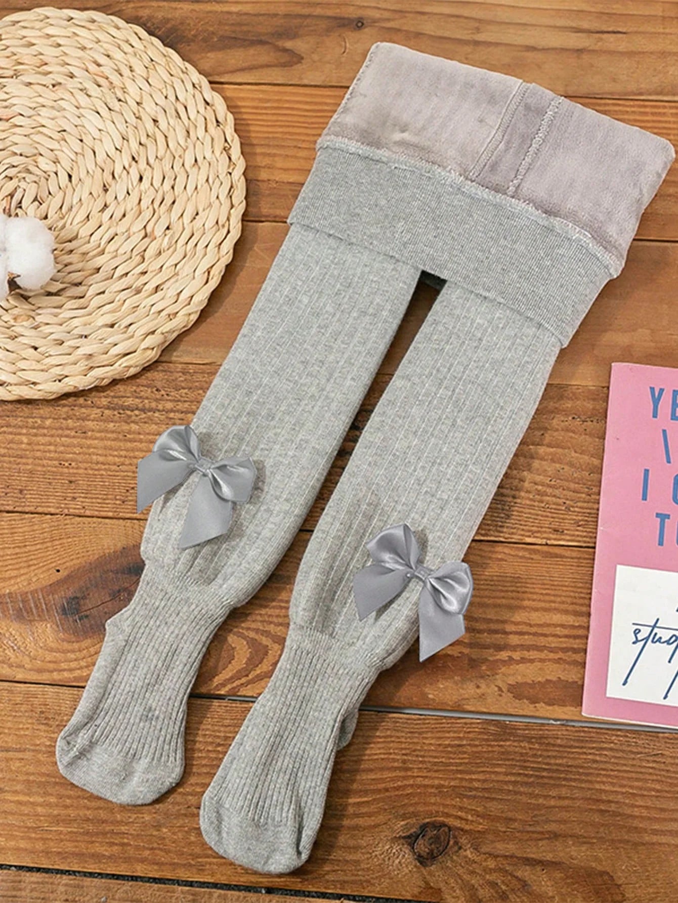 1 Pair of Children's Bowknot Cashmere Pantyhose, Thickened for Warmth, Tight Leggings for Winter Daily Wear for Girls Aged 1 to 9