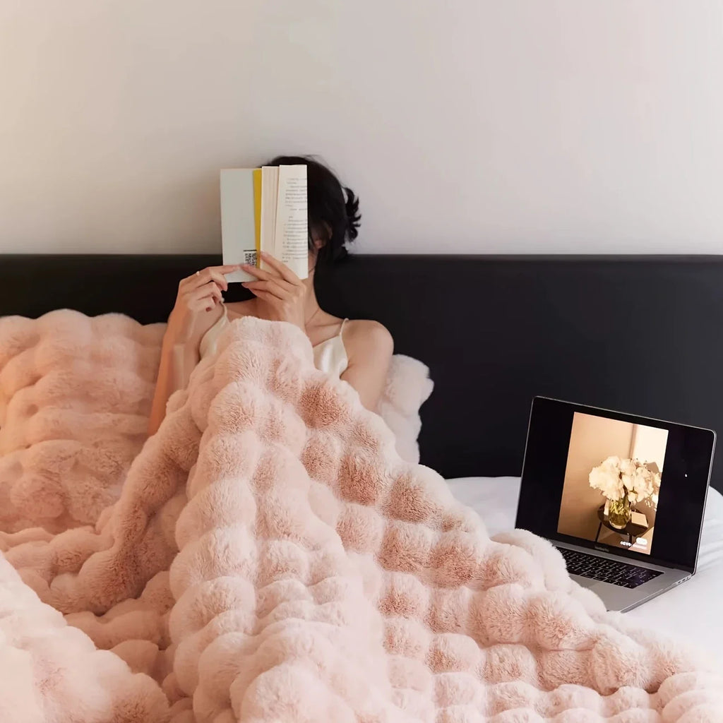 1 PC Faux Rabbit Fur ,Luxury Soft, Warm Bubble Blanket, | Cozy Throw for Bedroom, Guest Room, Living Room,4lb