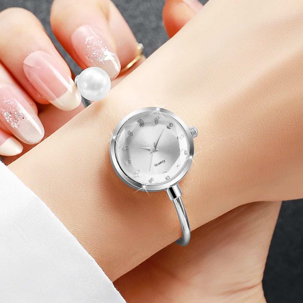 5PCS Elegant Pearl Bracelet Strap Women Watches Jewelry Set Fashion Diamond Dial Wristwatch For Ladies Clock（Without Box）