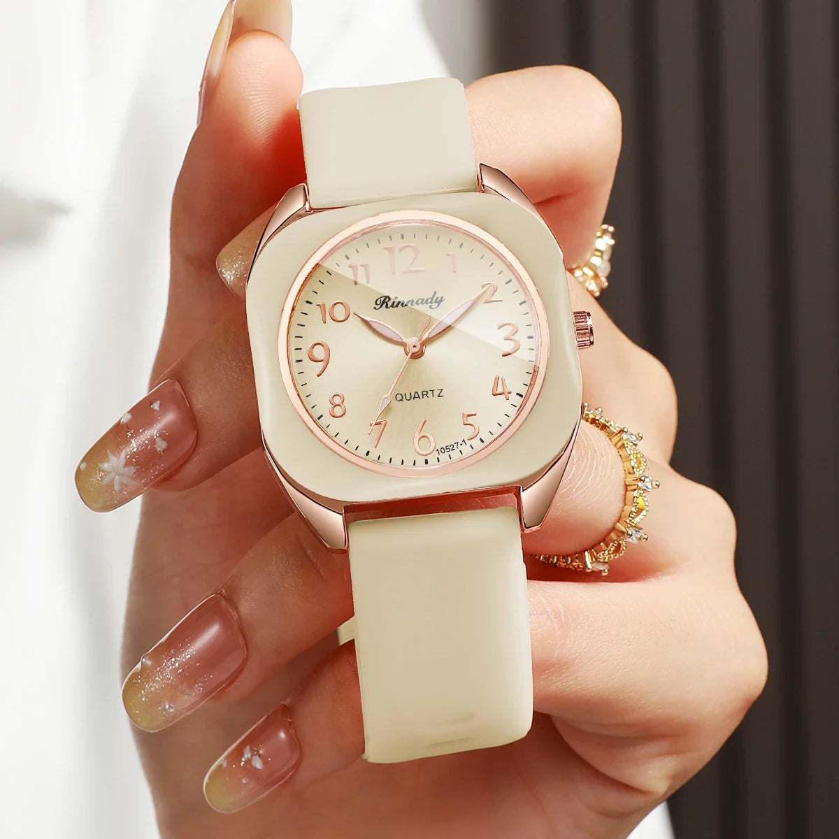 Luxury Women Square Quartz Watch Silicone Band Arabic Dial Ladies Casual Wrist Watches Relogio Feminino（Without Box）