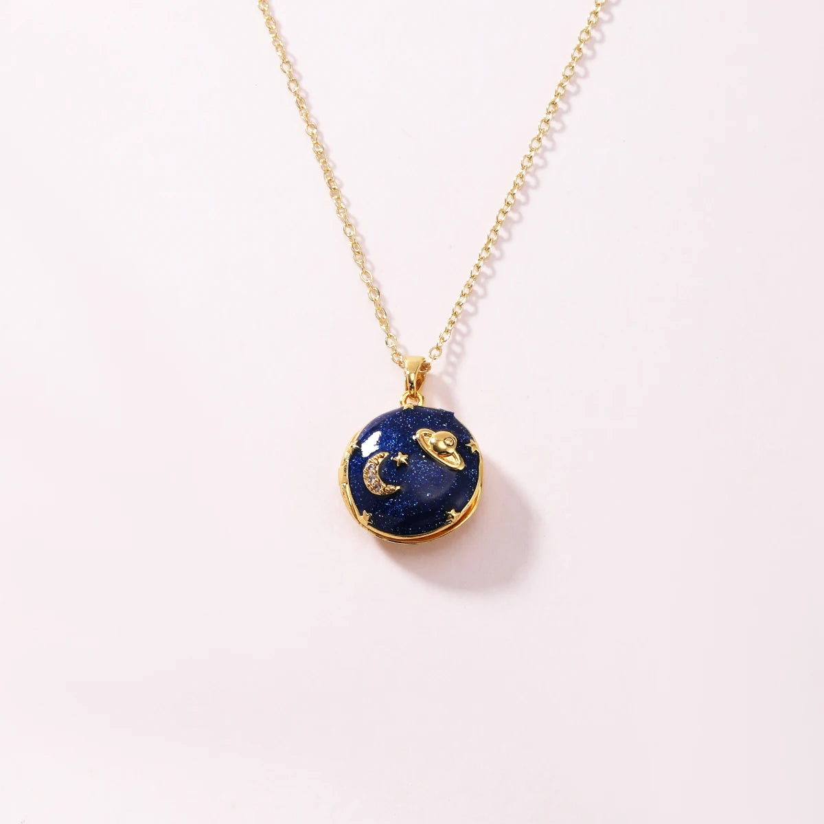 Vintage Enamel Heart Photo Locket Pendant Necklace for Women Minimalist Luxurious Non-Fading Stainless Steel Jewelry Accessory
