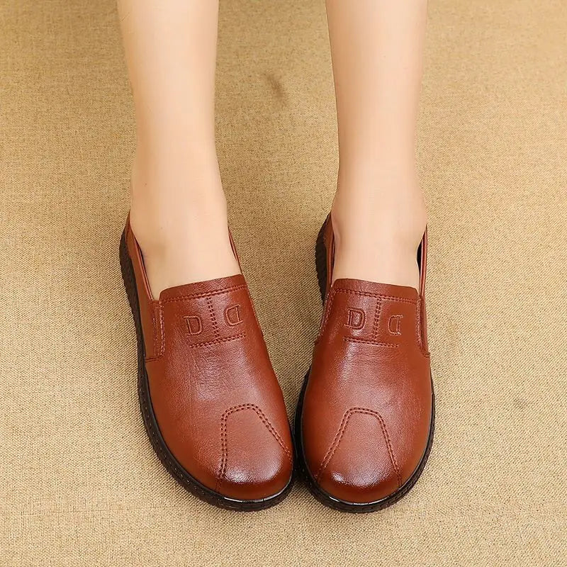 Mom Leather Shoes for Woman Comfortable Spring Summer Black Loafer Shoes Mother Ladies Soft Sole Lazy Flats Shoes
