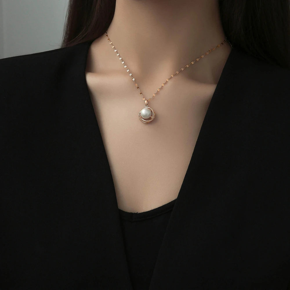 New Fashion Luxury 18K Gold Plated Imitation Pearl Pendant Necklaces For Women Trendy Retro Style Stainless Steel Clavicle Chain
