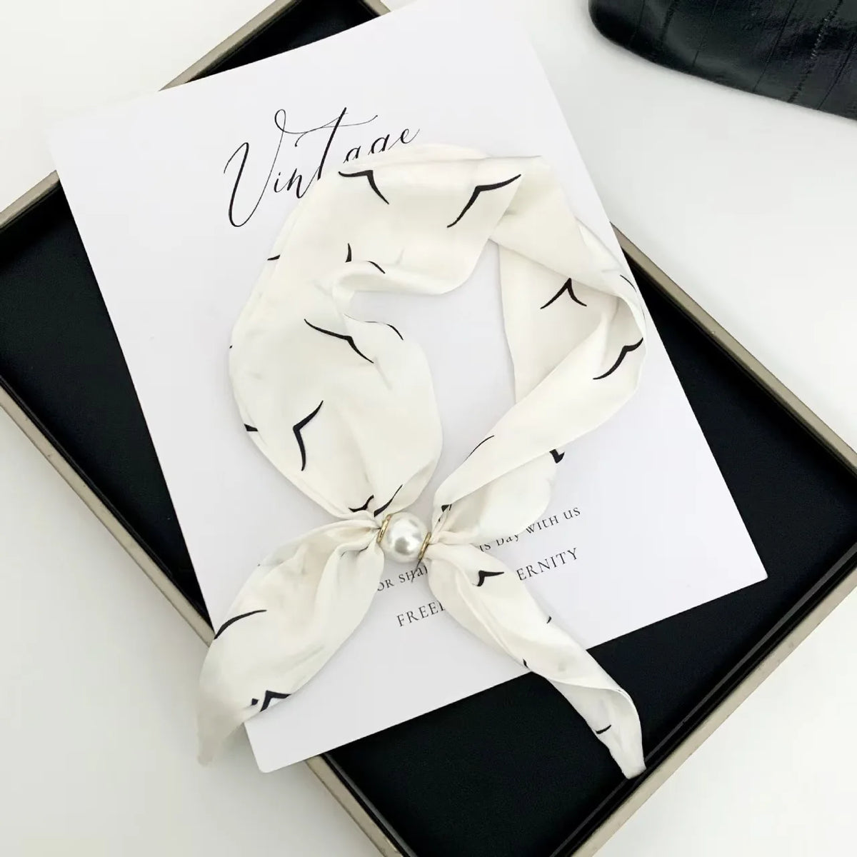 Korean Style Elegant Pearl Magnetic Scarf Women Summer Versatile Breathable Neckerchief Fashion Accessory Neck Wrap Scarves