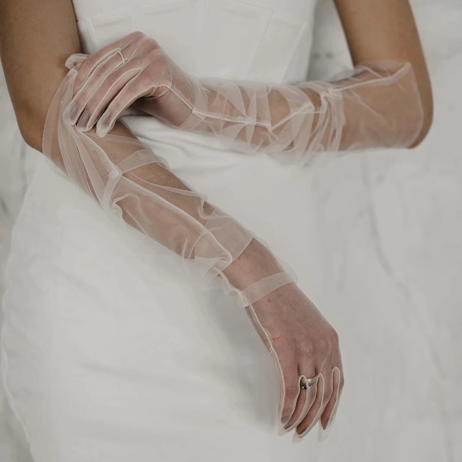 1 Pair Wedding Bride Gloves Pearls Beaded Elbow Covers Arms Sleeves Long Elegant Women Bachelorette Party Accessories  VPM09