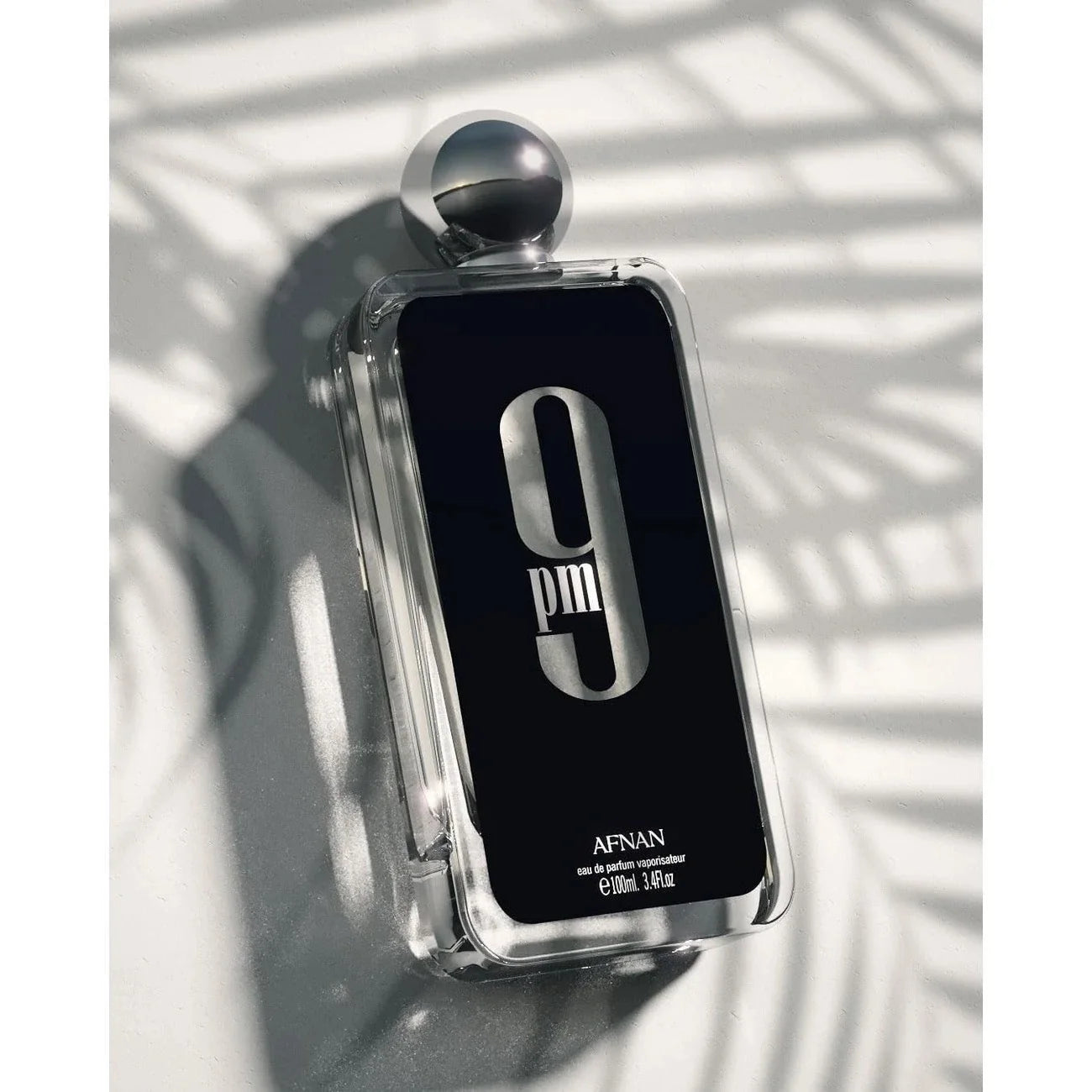 Afnan 9pm Night Men's perfume creates a mysterious and charming night atmosphere with a deep wooden tone. It is cold, gentle and sexy, lasting, and suitable for dating, parties and other night scenes