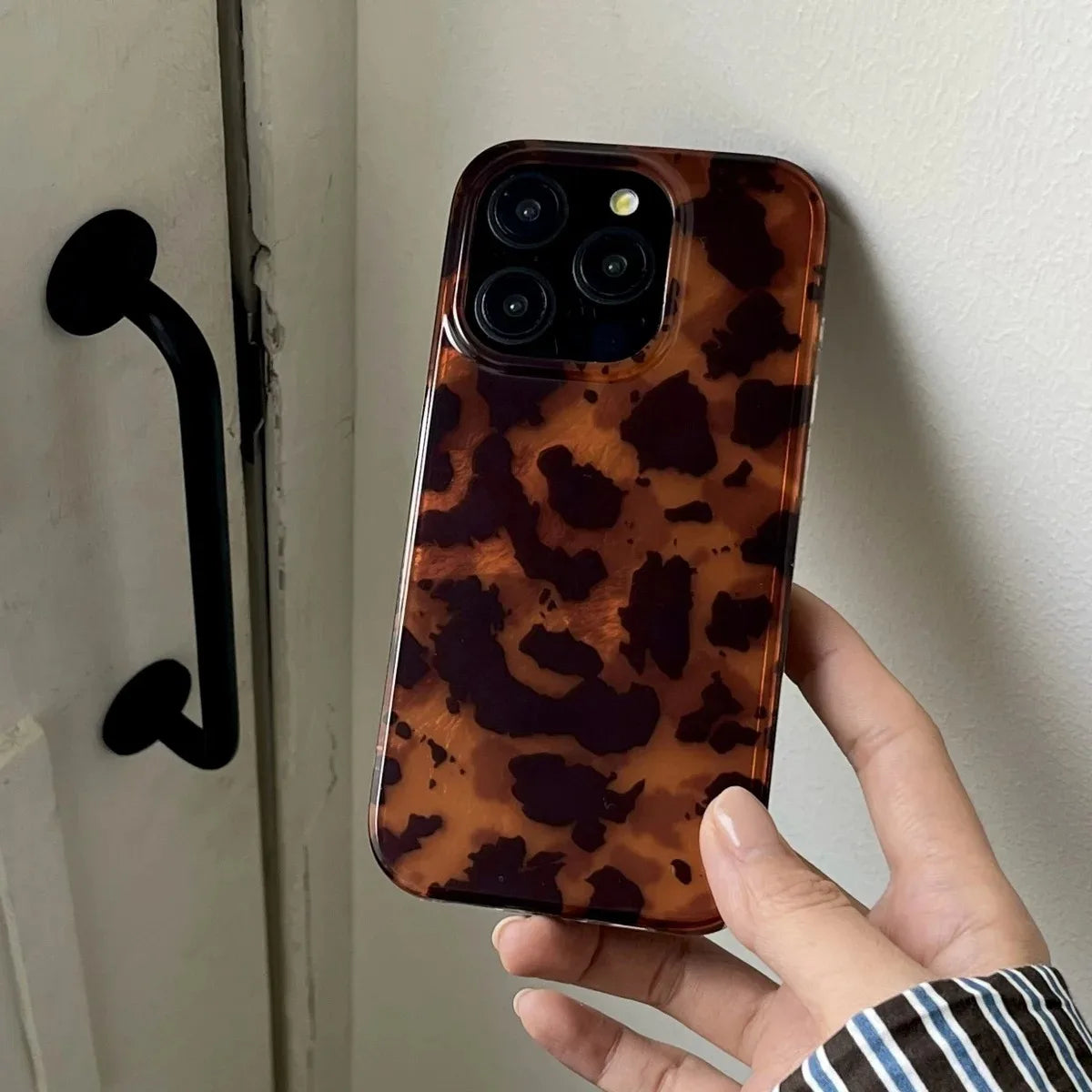 Retro Amber Texture Laser Phone Case For iPhone 18 17 16 Pro Max 15 14 13 12 11 XS XR 7 8 Plus Stylish Leopard Print Soft Cover