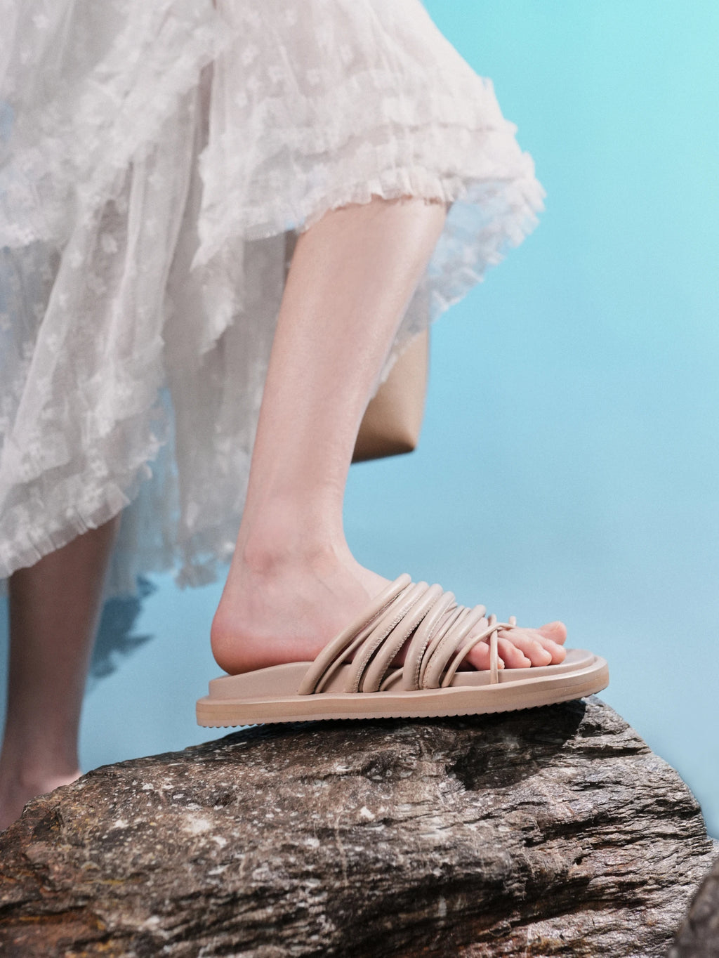 2026 Summer Classic Genuine Leather Sponge Cake Soft Bottom Strap Women's Casual Home Slippers