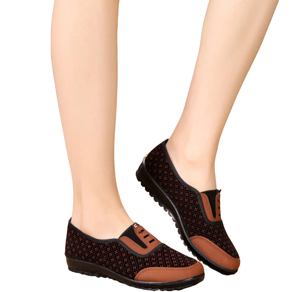 Walking Flats Shoes for Woman Lightweight Round Toe Old Beijing Slip On Walking Flats for Woman Work Date Shopping