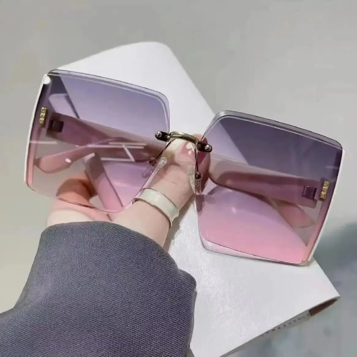 Fashion Gradient Frameless Women's High-end Sense Of Sunglasses