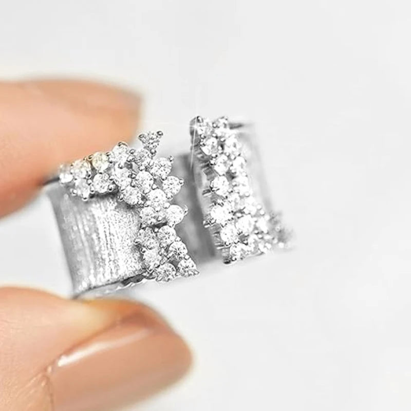 Huitan 2022 New Fashion Women's Finger Ring with CZ Stone Wiredrawing Effect Gold Color Wide Rings Luxury Female Jewelry Party