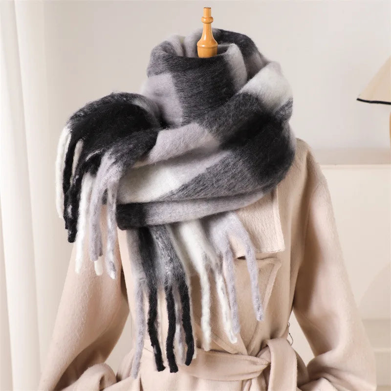 2025 NEW Luxury Cashmere Women Plaid Scarf Winter Warm Shawl and Wrap Bandana Pashmina Long Tassel Female Foulard Thick Blanket