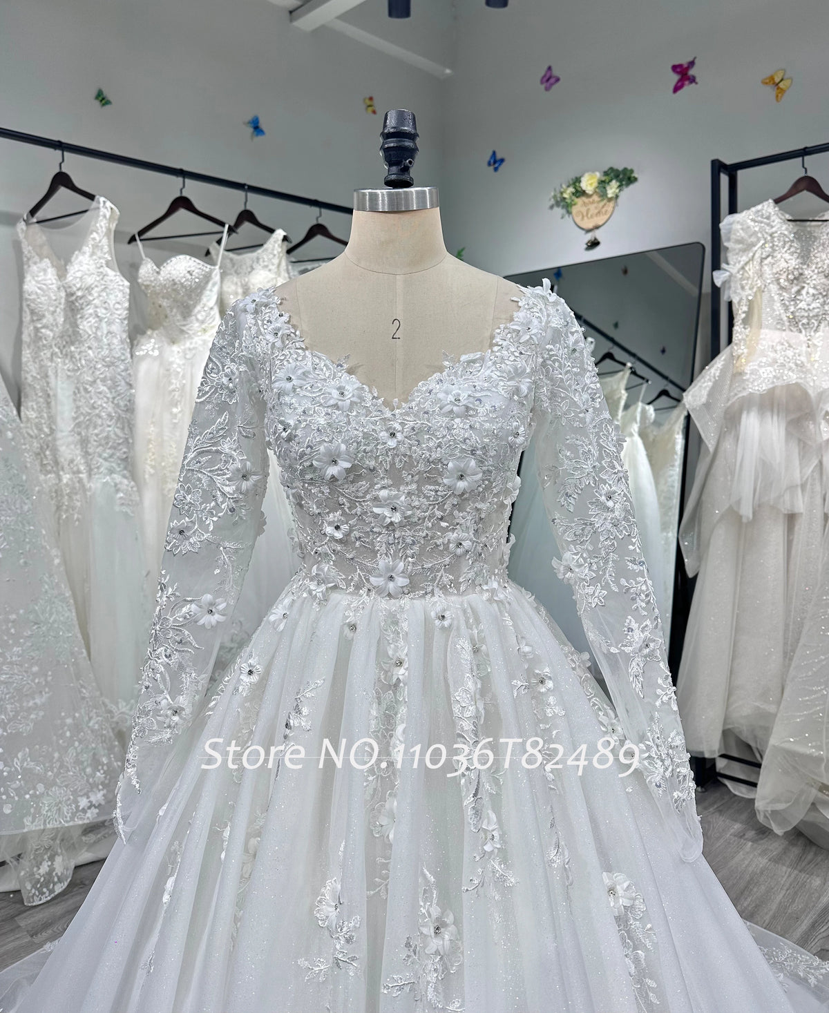 Hire Lnyer Crystal 3D Flowers Beading Pearls Sequins Sequins Appliques Shiny Long Sleeve Ball Gown Wedding Dress Real Photos