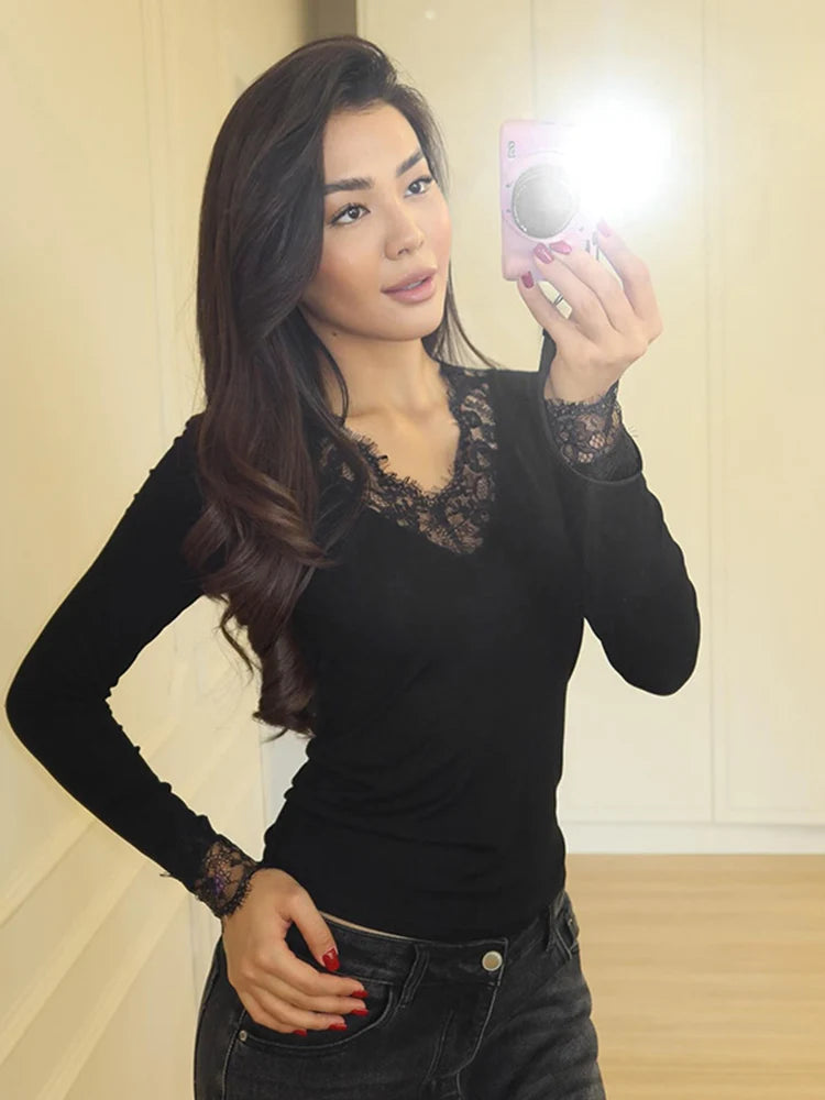 Women's V-neck Lace Splicing Top European American Style Autumn New Waist Exposed Umbilical Fashionable Casual Wear