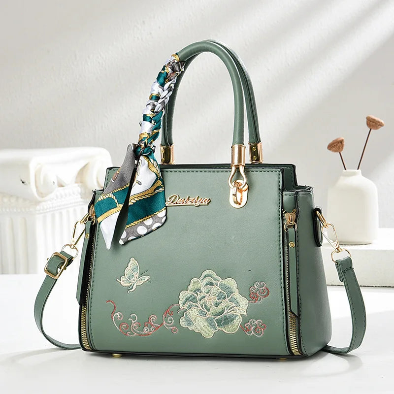 Luxury Brand Designer Women'S Handbag Classic Embroidery Crossbody Bag Large Capacity Shoulder Bag Commuting Tote Bag Women