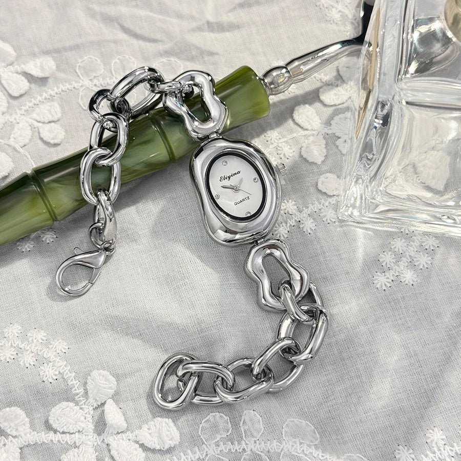 Retro Ladies Wristwatch Irregular Bracelet Design Fashionable Unique Cross-Border European And American Brand Watch