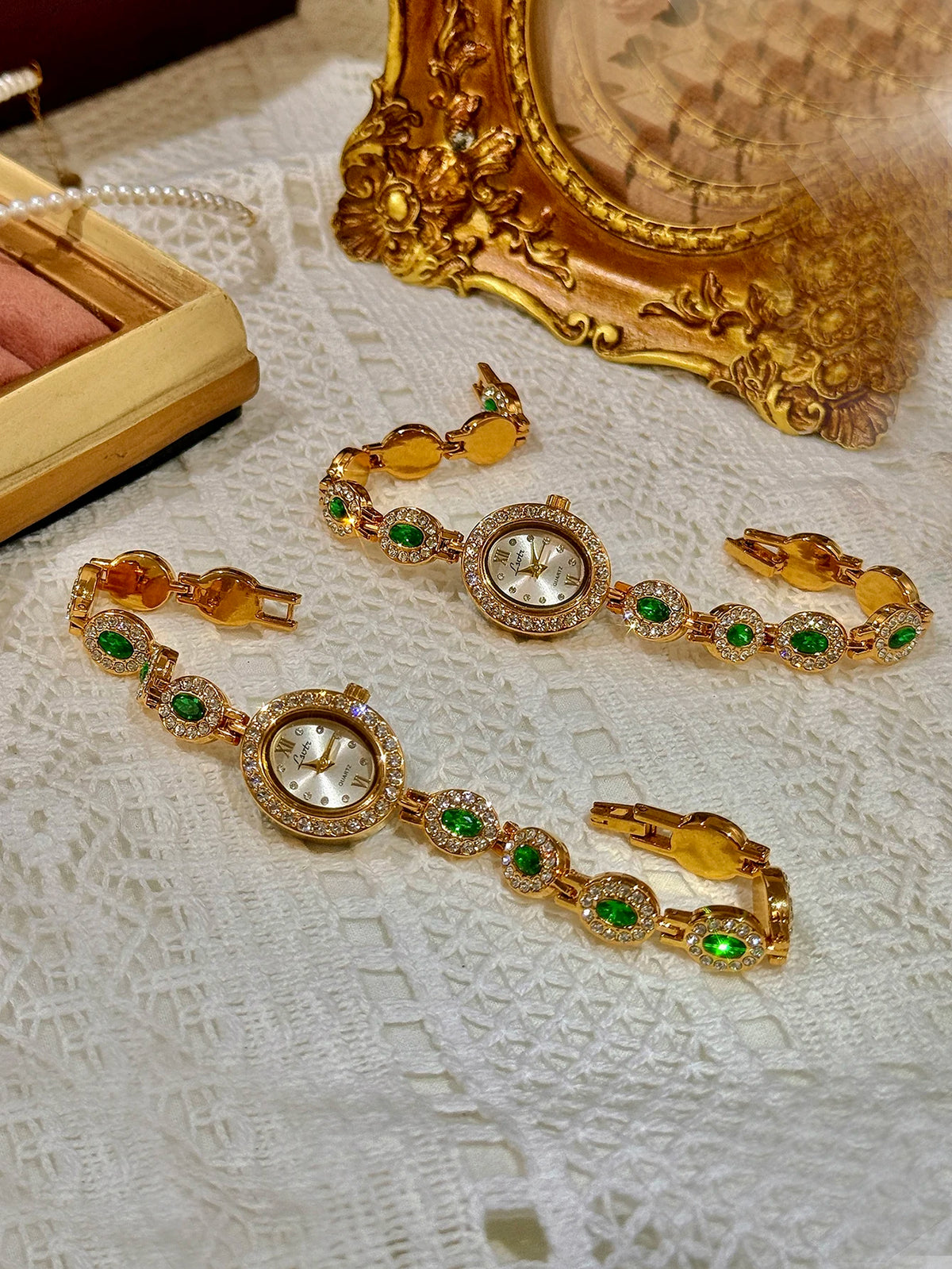 1 Piece of New High-End Colorful Tourmaline Gemstone Rhinestone-Encrusted Light Luxury Retro Elegant Fashion Women's Watch with an Oval Dial, Suitable for Daily Wear, Parties, Vacations, and Other Occasions to Decorate the Wr
