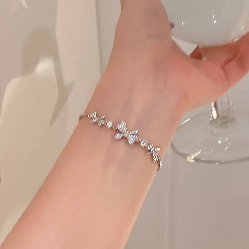 Y2K Zircon Ins Bracelets for Women Korean Fashion Sweet Girls Sparkling Hollow Heart Delicate Chain Bracelet Party Jewelry Gifts