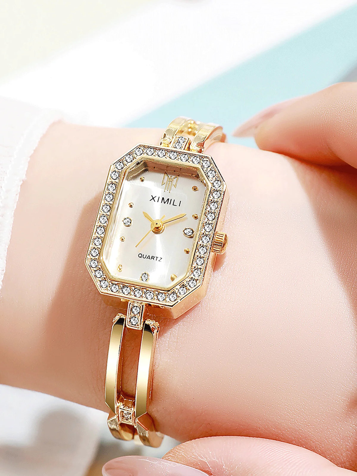 Exquisite temperament, versatile and high-end women's watch square bracelet watch set