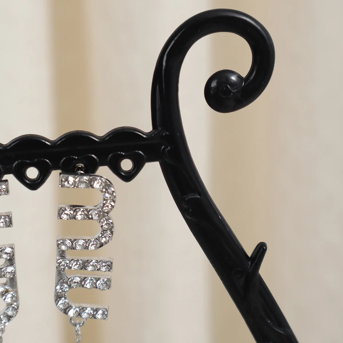 1PC - Creative Wine Cup Necklace Jewelry Display Shelf