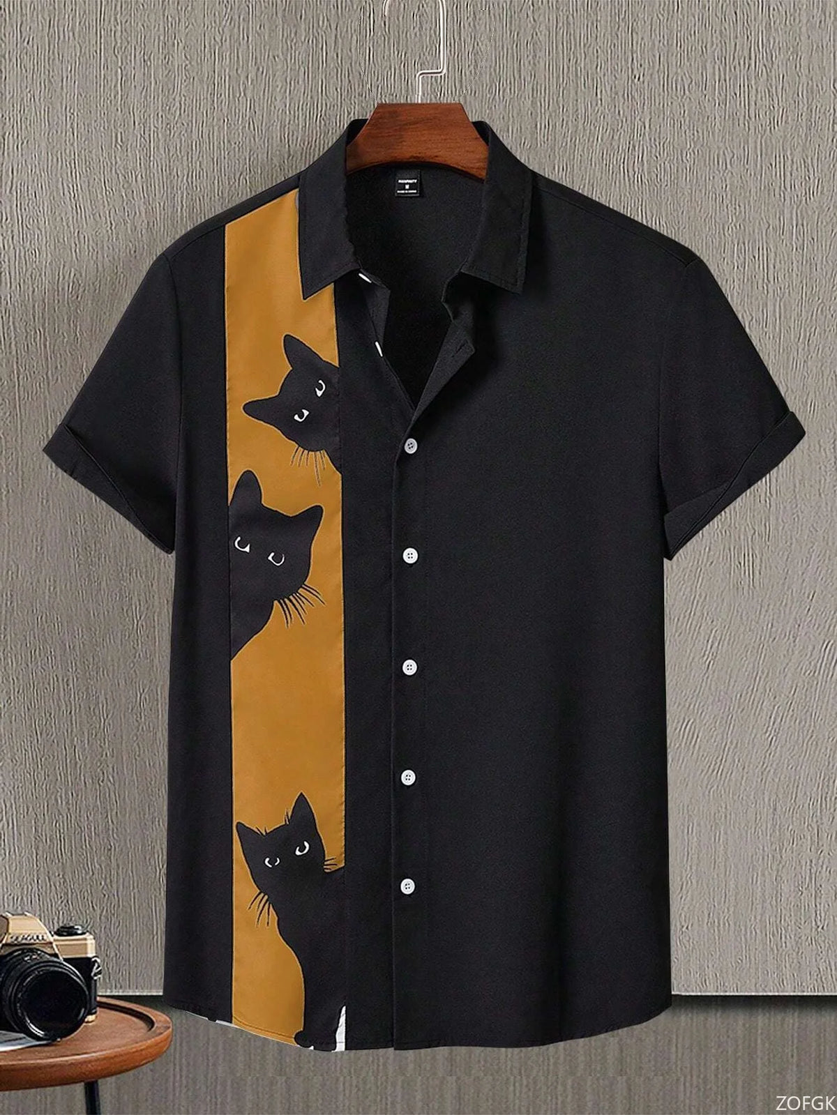 A Whimsical Cat Printed Men's Shirt with Short Sleeved Buttons and A Cat Pattern for Casual Entertainment