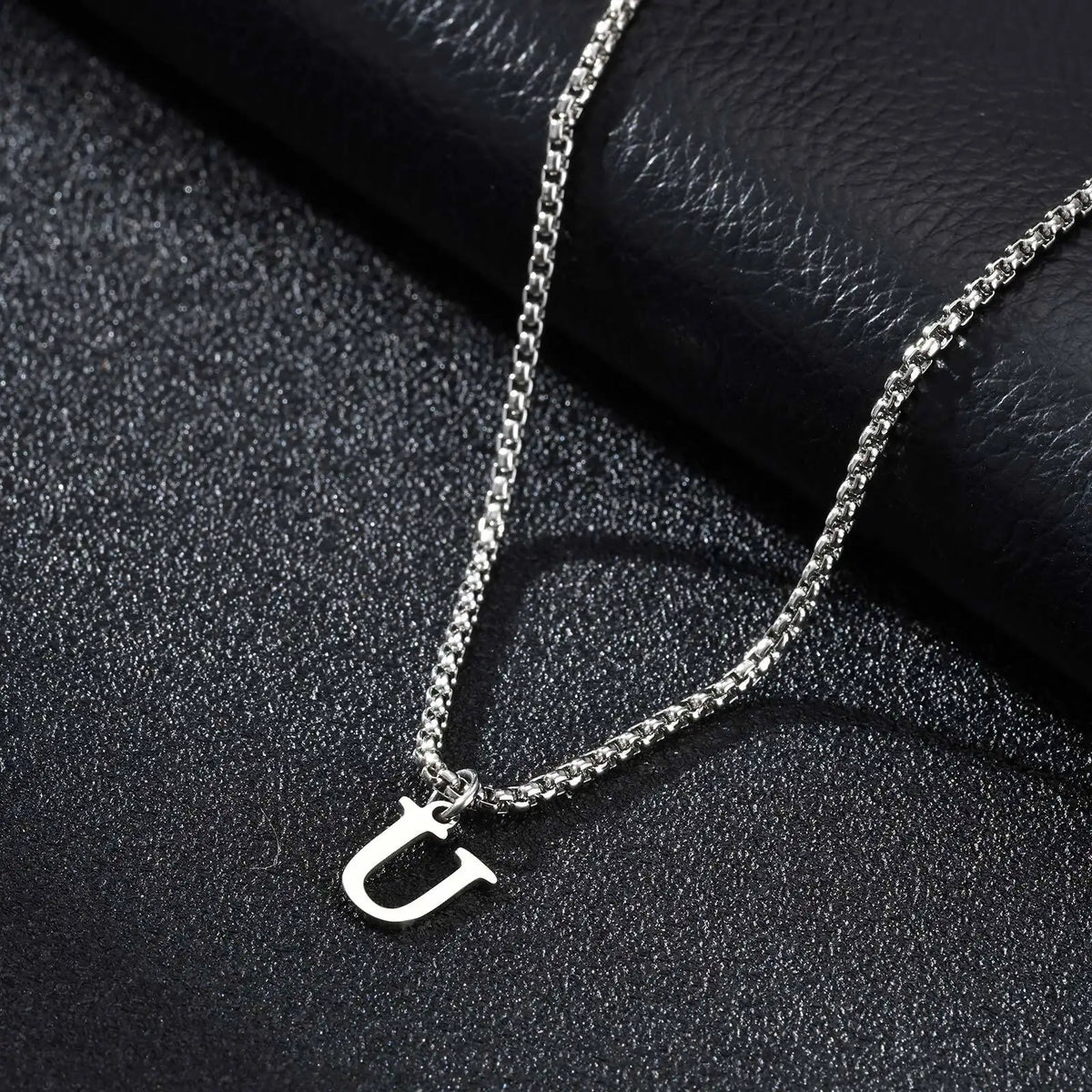 Vnox Simple A-Z Letter Necklace for Men, Waterproof Stainless Steel 26 Letters Pendant Necklace，Men’s Minimal Initial Necklace