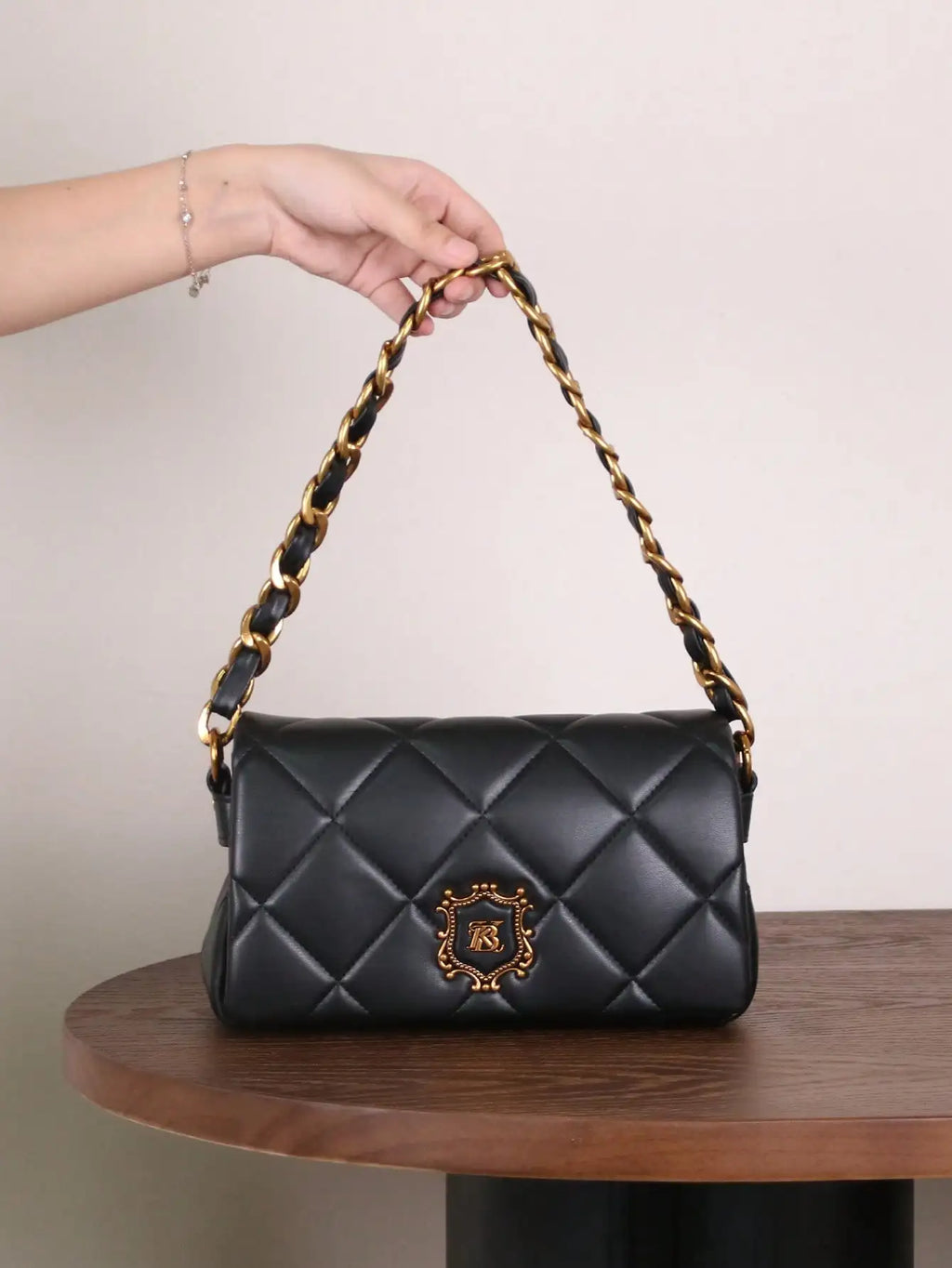 New Luxury Champagne Color Fashionable & Elegant Women's One Shoulder Underarm Bag, High-End Soft Leather Quilted Stitching Chain Strap Commuter Bag, Versatile Large Capacity Crossbody Bag