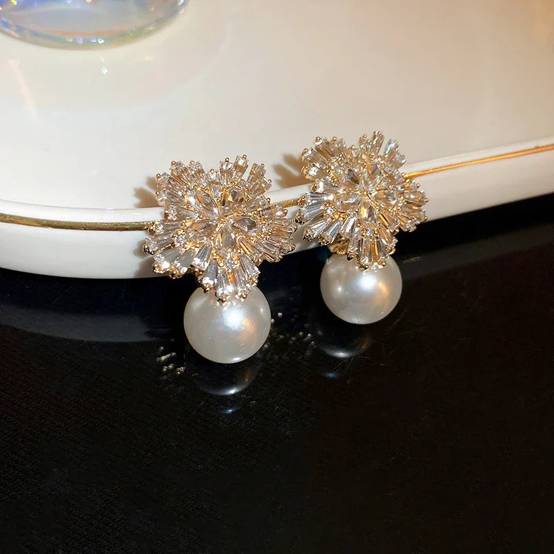 Light Luxury Imitation Pearl Earrings Women Fashion Zircon Crystal Earrings Snowflake Stud Earrings Jewelry For Party Wedding K-