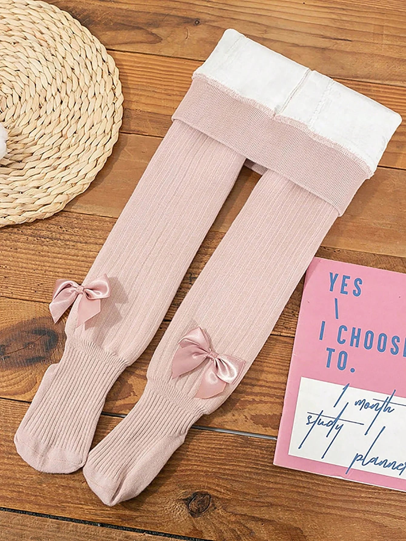1 Pair of Children's Bowknot Cashmere Pantyhose, Thickened for Warmth, Tight Leggings for Winter Daily Wear for Girls Aged 1 to 9
