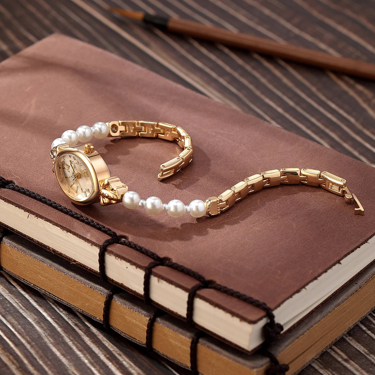 Fashionable, Romantic, Retro, Simple Quartz Movement Watch