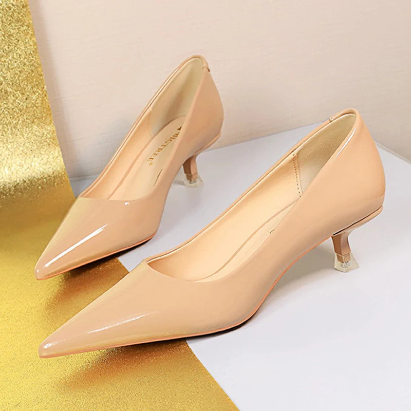 Patent Leather Mid Heel Women Shoes 2026 Spring New Kitten Heels 4.5 Cm Pointed Shoes Women Pumps Occupational OL Office Heels