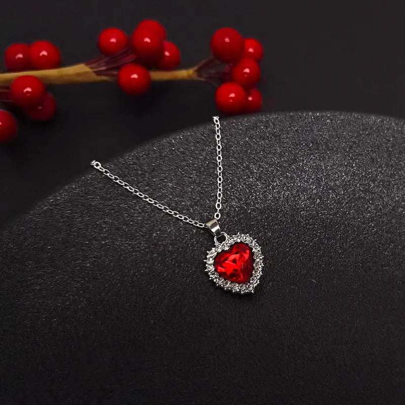 Exquisite Luxury OL Rhinestone Crystal Heart Pendants Necklaces for Women Party Jewelry Gifts