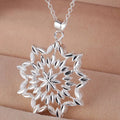925 Sterling Silver Necklace Flower Pendant for Women High Quality Wedding Engagement Jewelry Fashion Holiday Gifts Party