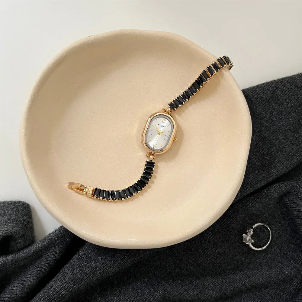 New Oval Dial Bracelet Watch Hidden Buckle Design Elegant Ladies Watch Gift Alloy Wristwatch for Women