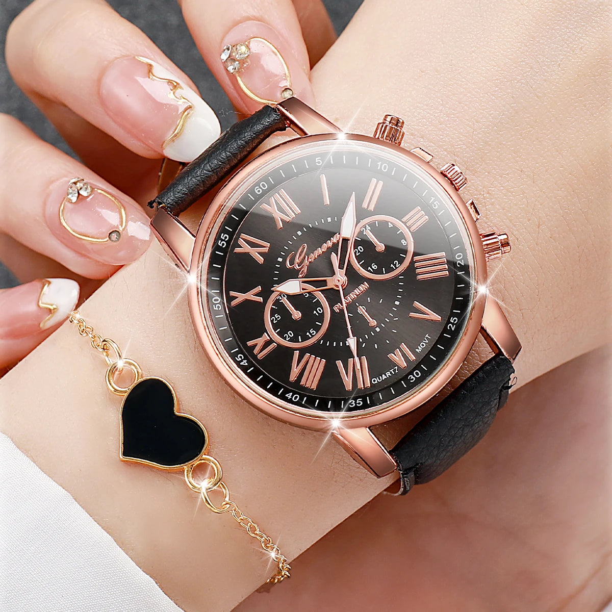 4PCS/Set Couple's Watches Fashion Roma Dial Women Quartz Watch Leather Band Wristwatches Heart Bracelets Set（Without Box）