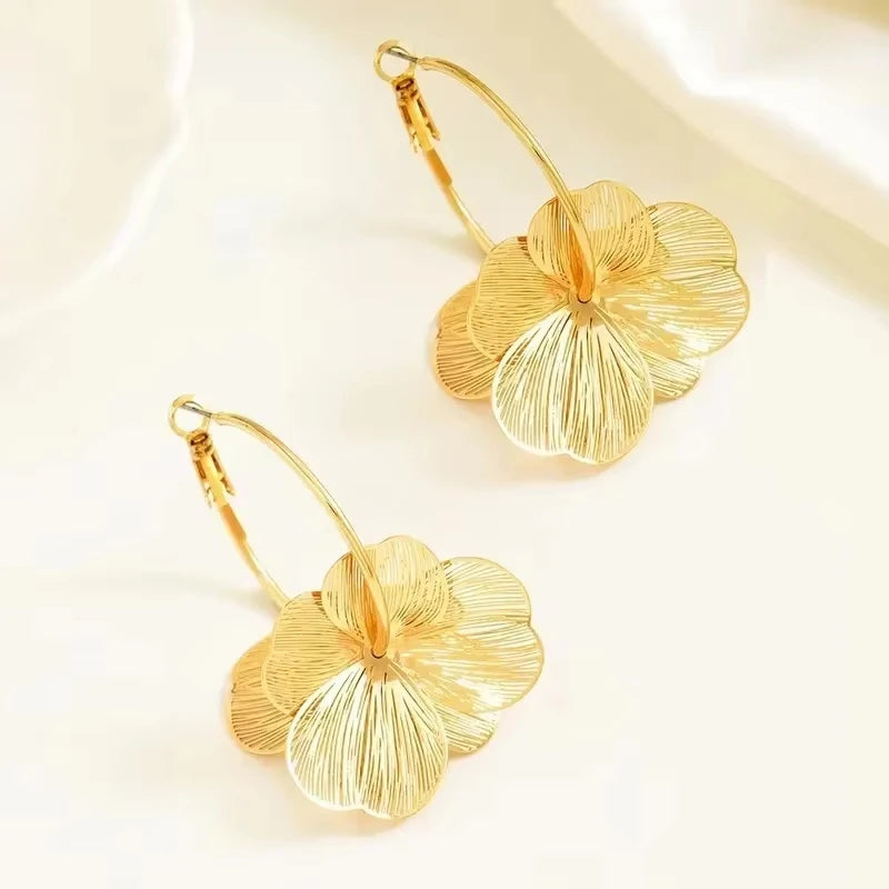 Exquisite Butterfly Flower Pendant Earrings Golden Vintage Earring Fashion Wedding Party Jewelry Accessories