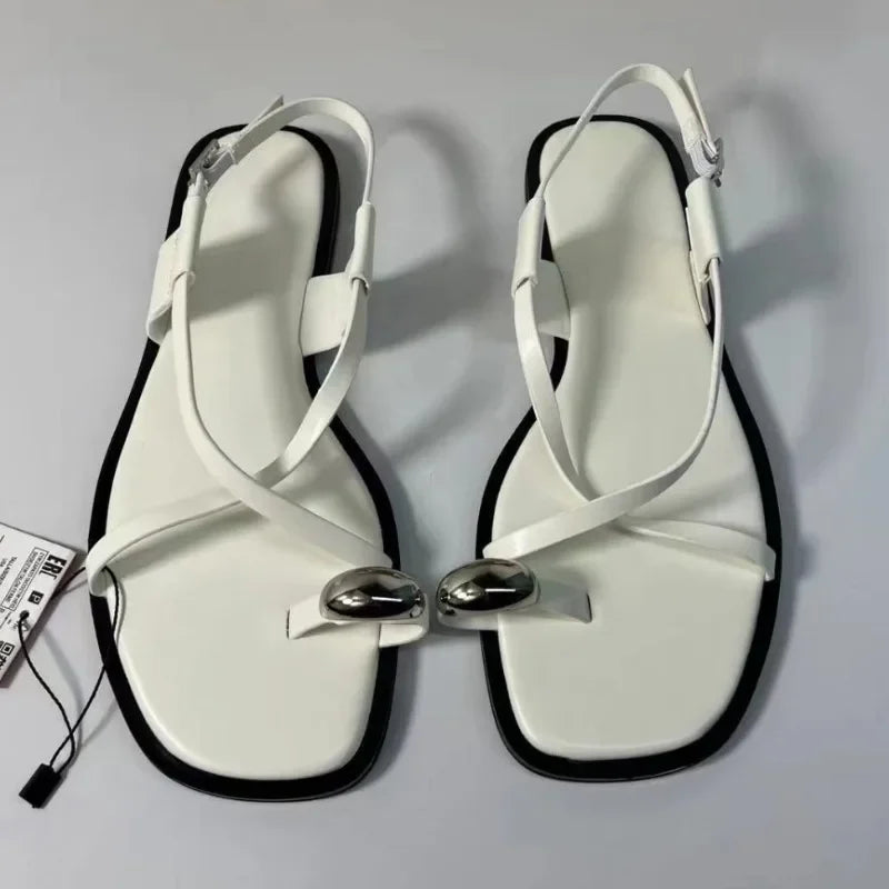 Brand Design Women Flat Sandals Clip Toe Leisure Outside Beach Shoes for Lady Fashion Metal Decoration 2025 Summer Footwear
