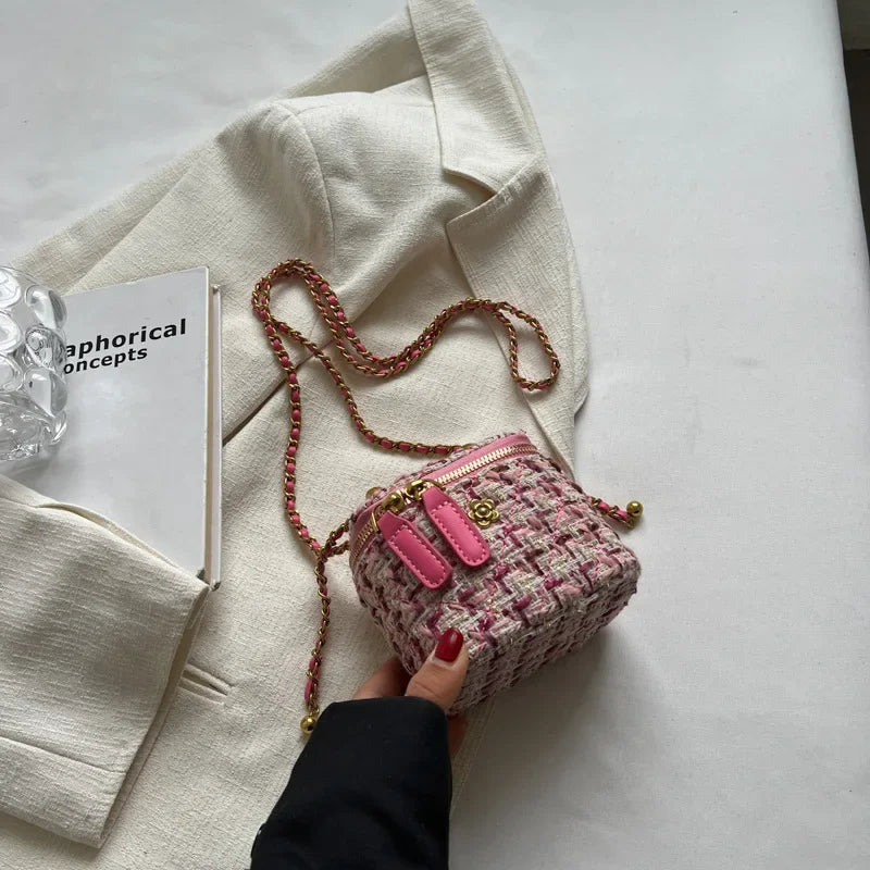 Women Shoulder Bags 2023 Popular Fashion Niche Crossbody Bag Wool Chain Small Square Bag Fashionable Purses and Handbags
