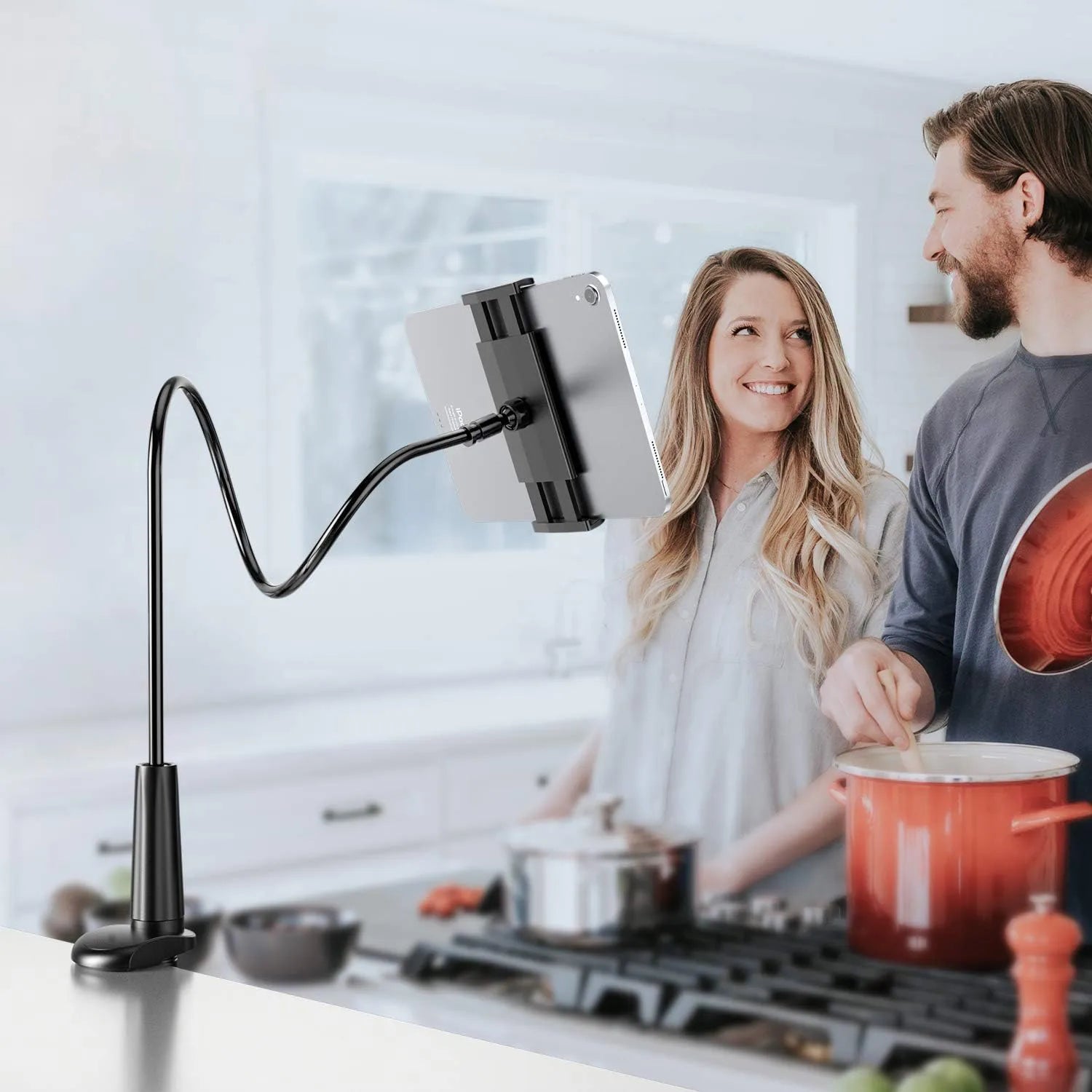Tablet Holder Stand Bed Adjustable Flexible Arm Tablets Mount Clamp on Table For iPad Air Mini Or Other 4.7-10.5" Devices