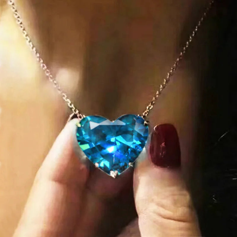 New Sweet Exquisite Heart Shape High Quality 5A Zircon Pendant Necklace for Women Daily Commute Fashion Collarbone Chain Jewelry
