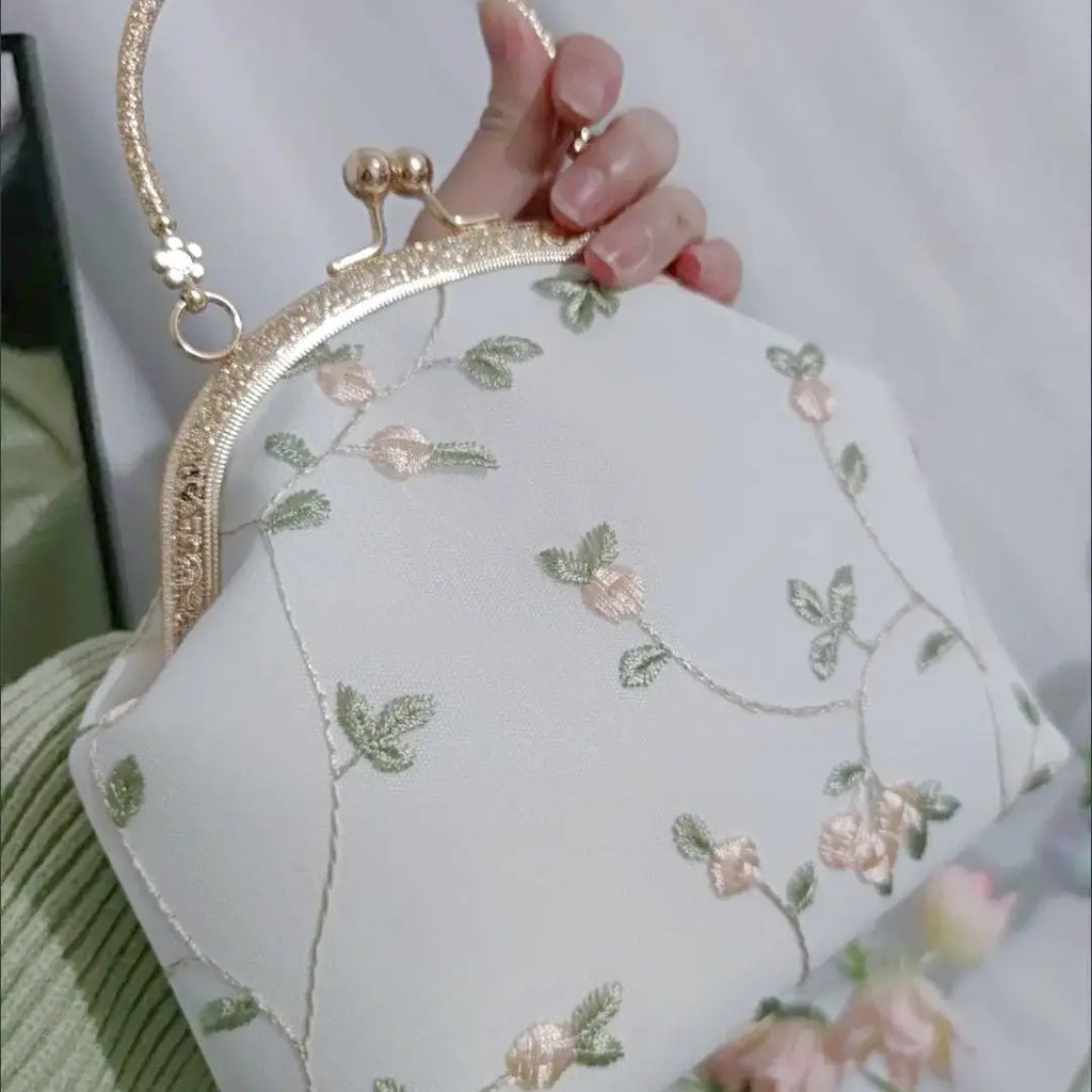 Vintage Embroidery Lace Flowers Shell Lock Purses for Women Wedding Bag Small Chain Women Shoulder Crossbody Bag Fringe Bags