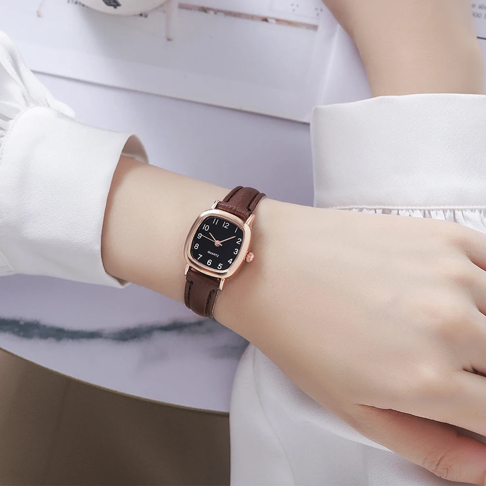 Elegant Women's Watch Minimalist Leather Strap Quartz Wristwatch Casual Dress Watches