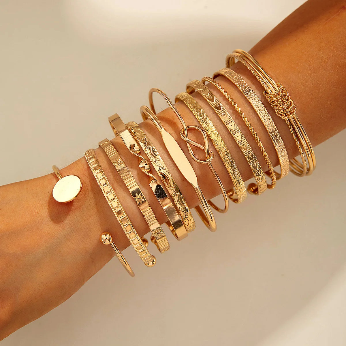 Boho Chic Gold Color Minimalist Bracelets Set for Women Retro Hip Hop Geometric Stackable Bracelet Daily Wear Party Jewelry Gift